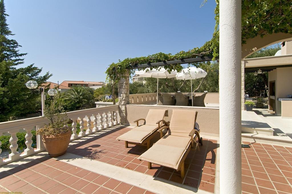 Villa Bougenvilia Tomas Tučepi エクステリア 写真