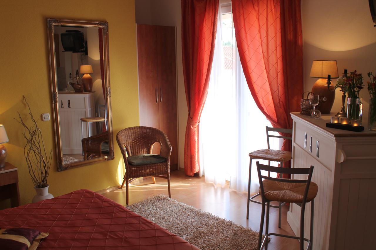 Villa Bougenvilia Tomas Tučepi エクステリア 写真