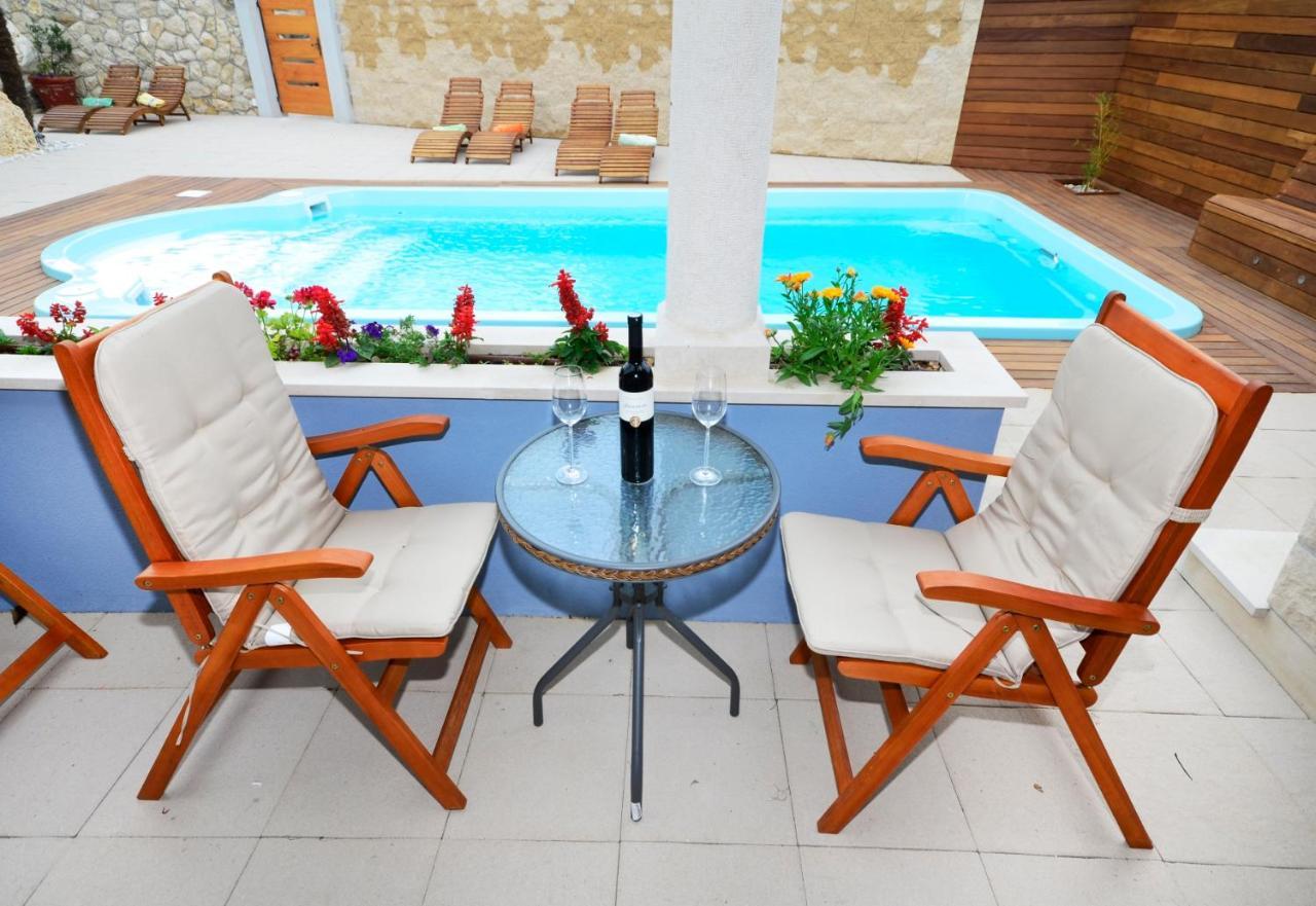 Villa Bougenvilia Tomas Tučepi エクステリア 写真
